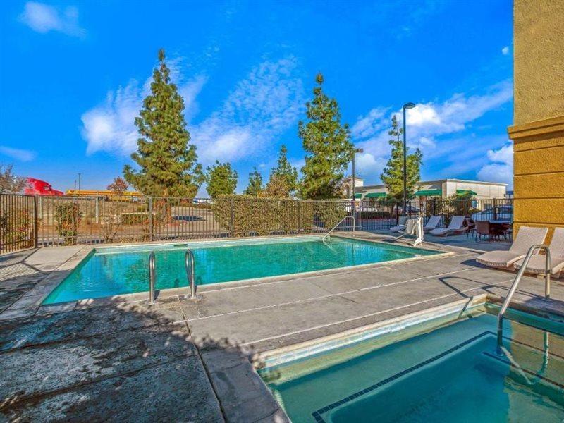 La Quinta By Wyndham Manteca - Ripon Hotel Екстериор снимка