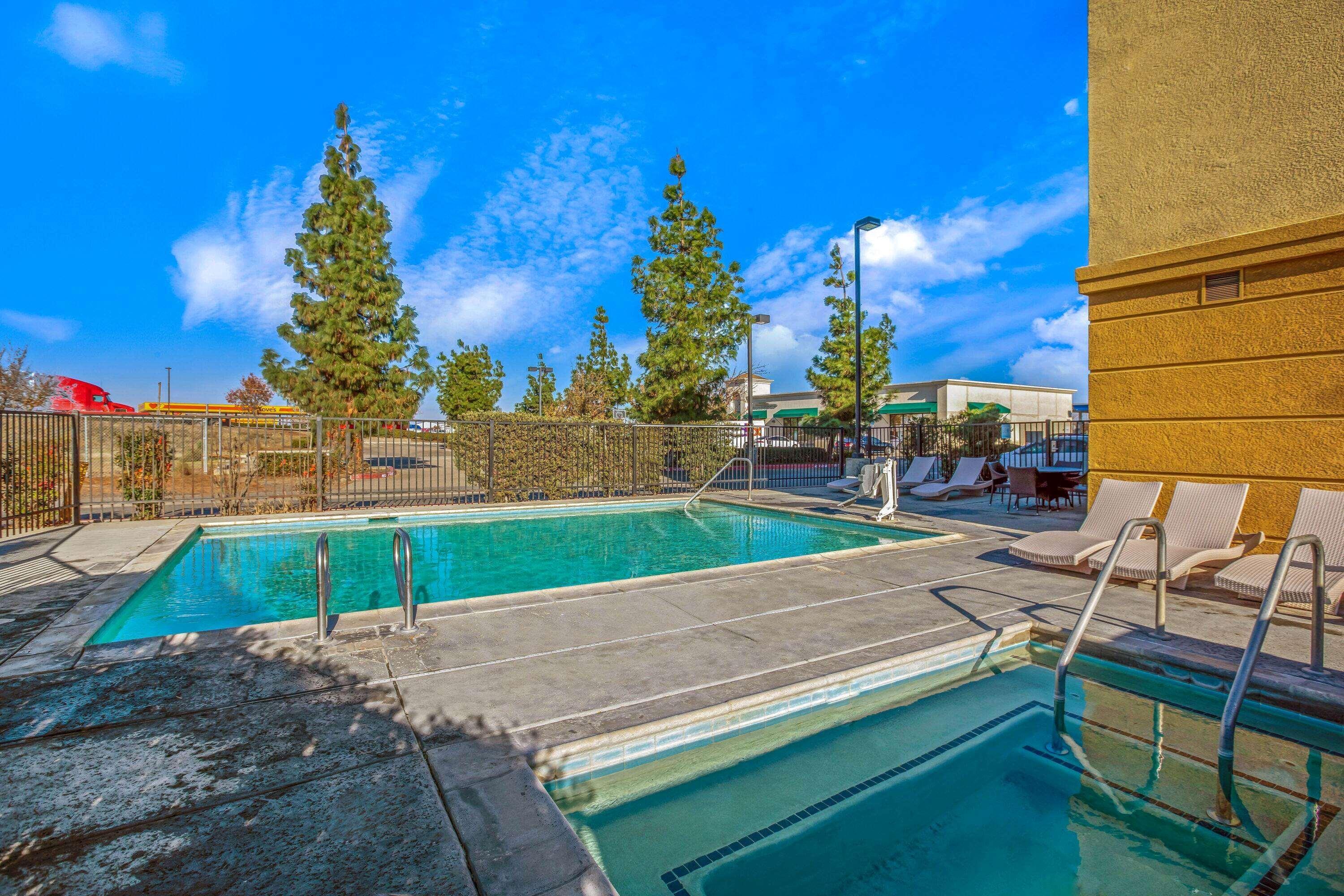 La Quinta By Wyndham Manteca - Ripon Hotel Екстериор снимка